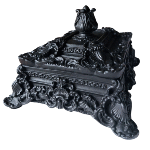 Boîte décorative noire style baroque en plâtre, vue oblique