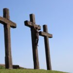 Photo de la reproduction de la crucifixion sur le sommet de la colline Golgotha